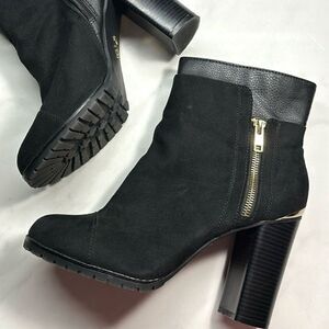 Juicy Couture Black High Heeled Side Zip Booties, Gold Accents Lug Sole, Size 9